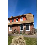 Opas Hus Auf Пельворм